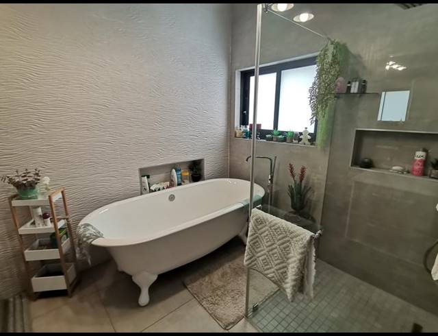 4 BEDROOM HOUSE FOR SALE IN HERON BANKS GOLF ESTATE